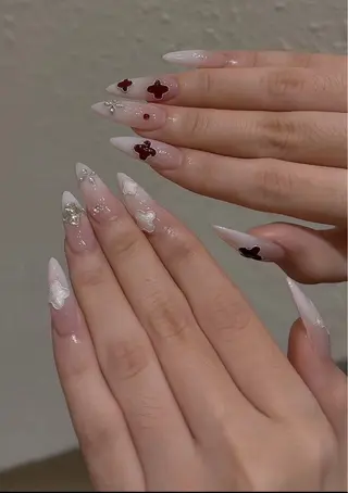 ネイル T.Lee Nail Lilyのネイルデザイン
