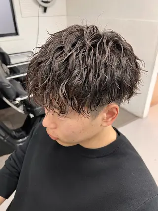 ショート パーマ メンズ 稲村侑斗ダウンパーマ メンズパーマのヘアスタイル