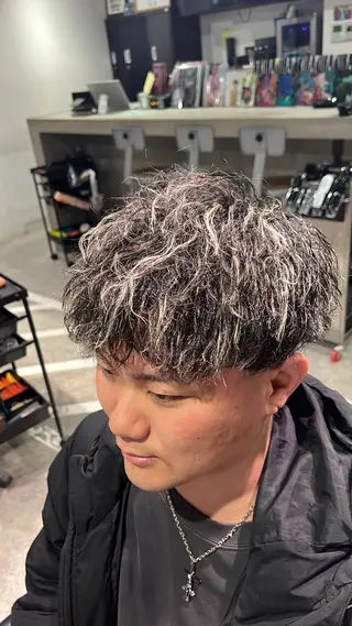 ショート カラー パーマ 朝陽 ／メンズヘア特化のヘアスタイル