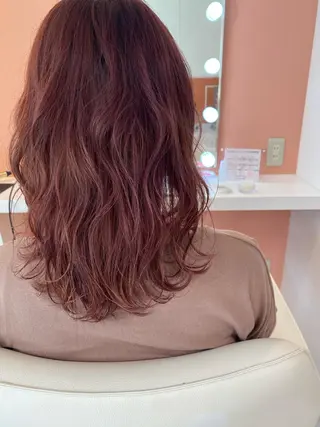 ミディアム カラー 梛木 唯のヘアスタイル