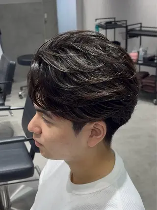 ショート カラー パーマ メンズ 【シャドウパーマ センターパート】義心のヘアスタイル