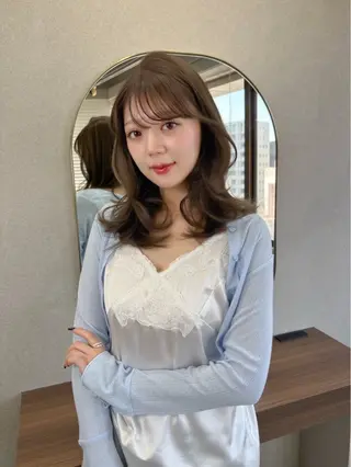 ミディアム カラー 藤野 結衣のヘアスタイル