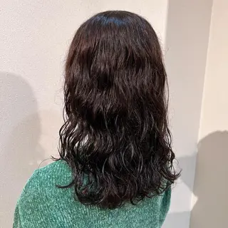 セミロング パーマ 丸山 明日香のヘアスタイル