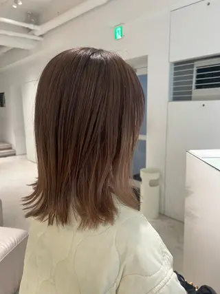 ミディアム Louwe 小島のヘアスタイル