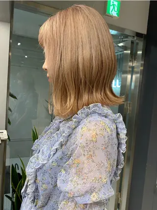 ミディアム カラー ヘアアレンジ #ブリーチカラー Akihoのヘアスタイル