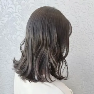 ミディアム カラー 顔周りカット/透明感 カラー🤍大塚蛍のヘアスタイル