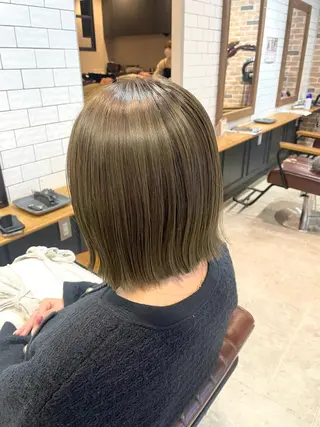 カラー 中山 実優のヘアスタイル