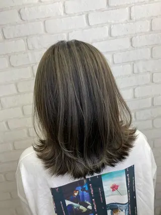 ショート カラー ブリーチカラー🫧 森　凪沙のヘアスタイル