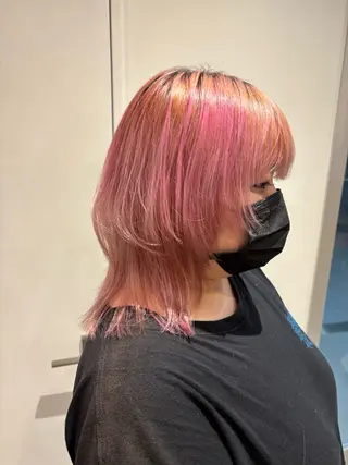 ミディアム 青木 咲歩のヘアスタイル