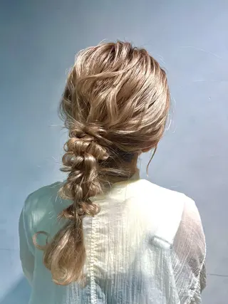 ロング カラー ヘアアレンジ 久保 嗣温のヘアスタイル