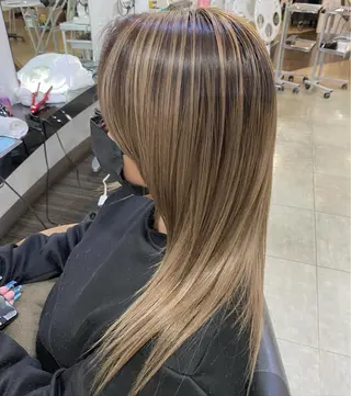 ロング カラー ヘアアレンジ 烏山 達也のヘアスタイル
