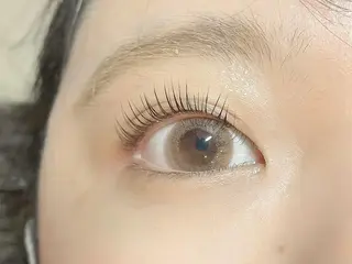マツエク・マツパ サラバイ ニコットの眉毛・アイブロウイメージ