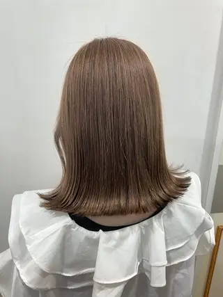 ミディアム カラー ぱつっとボブ/ 小野あかねのヘアスタイル