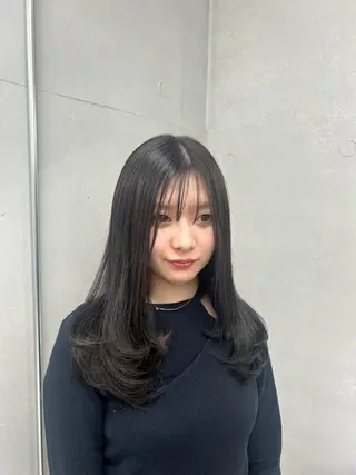 ロング カラー IO イオリのヘアスタイル