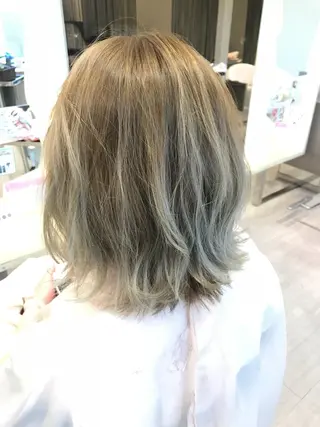 ショート カラー Miru by INCE HAIRのヘアスタイル