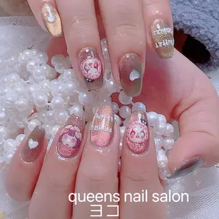 ネイル queensnail 🧸mikaのネイルデザイン