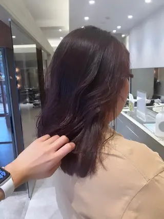 セミロング カラー サキ🤍ハイトーン 🩰くびれ巻きヘアのヘアスタイル