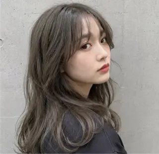 カラー 小林 まいのヘアスタイル