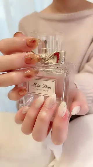 セミロング カラー ネイル Petite Cannelleのネイルデザイン
