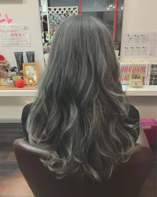 ロング カラー 岩谷/ブリーチ 🪽透明感カラーのヘアスタイル