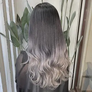 カラー ヘアメイク アン/ ブリーチカラーのヘアスタイル