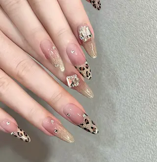 ネイル Pure&Rich Nailのネイルデザイン