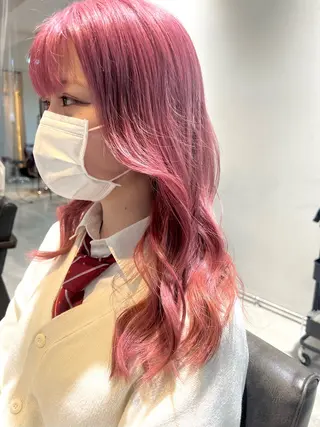 セミロング カラー 🌈インナーカラー ‘ショウマ’🌈のヘアスタイル