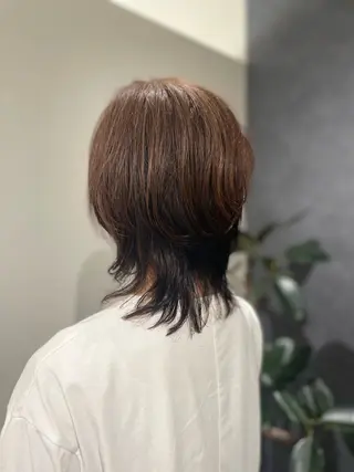 ミディアム Re room. 女性スタイリストのヘアスタイル