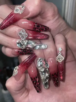 ネイル さゆり￤推しキャラ ￤ロングネイル🩷のネイルデザイン