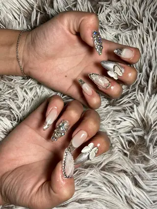 ロング ネイル ✴︎ Delightのネイルデザイン