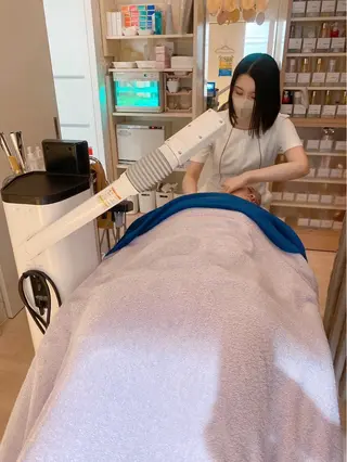 メナード丸の内ヒルズ 柳田りさのエステ・リラクイメージ