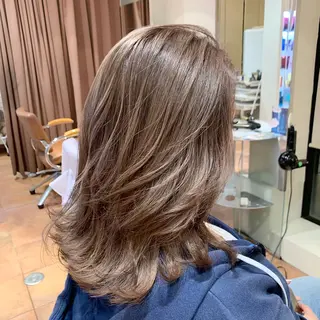 ミディアム カラー 杉村 未来のヘアスタイル