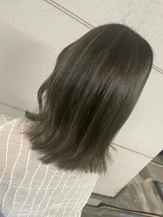 ミディアム カラー 寺本 早希のヘアスタイル