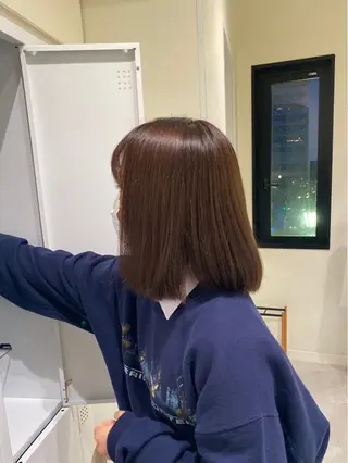 ミディアム カラー 垢抜け小顔レイヤー オリーブ/スミレのヘアスタイル