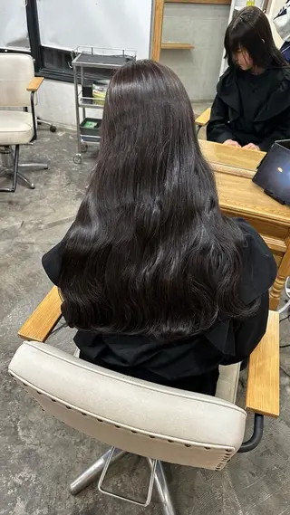 ロング タマシロカリン 艶カラー/レイヤーのヘアスタイル