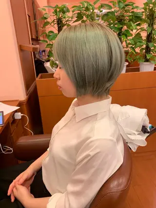 ショート 榎本 美雪のヘアスタイル
