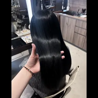 ロング 彩名/透明感カラー/ レイヤーカットのヘアスタイル