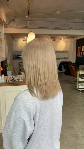 ミディアム カラー オカベ ショウマのヘアスタイル