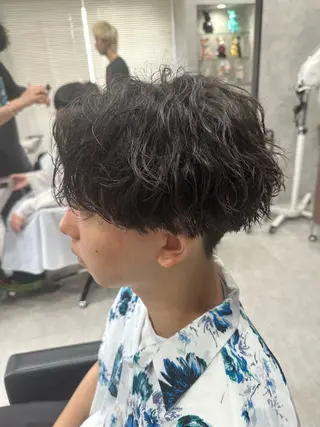 ショート パーマ メンズ ユウ🪄 パーマ指名No1のヘアスタイル