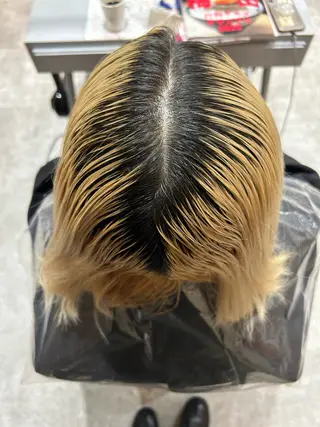 ミディアム 薄暮 マツイ　レンのヘアスタイル