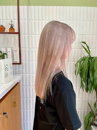 セミロング EIGHT 野々市 イトウミサキのヘアスタイル