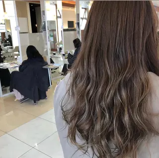カラー SALOWIN栄 高須大貴のヘアスタイル