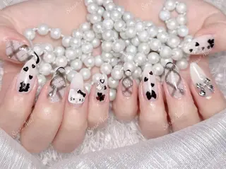 ネイル Queening 🦋のネイルデザイン