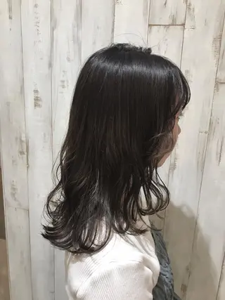 ミディアム カラー 鈴木 まりやのヘアスタイル