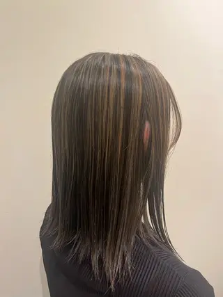セミロング カラー -みつま はるな-のヘアスタイル