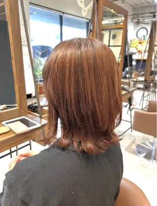 カラー 中山 実優のヘアスタイル
