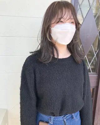 セミロング カラー 江原 彩華のヘアスタイル