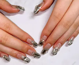 ネイル VIERU 🌈🎀💖のネイルデザイン