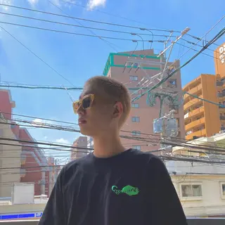 メンズ 顔まわりレイヤー デザインカットのヘアスタイル
