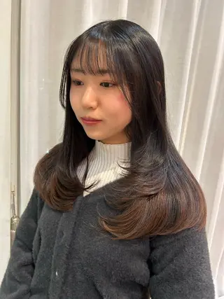 ロング 市吉 杏奈のヘアスタイル
